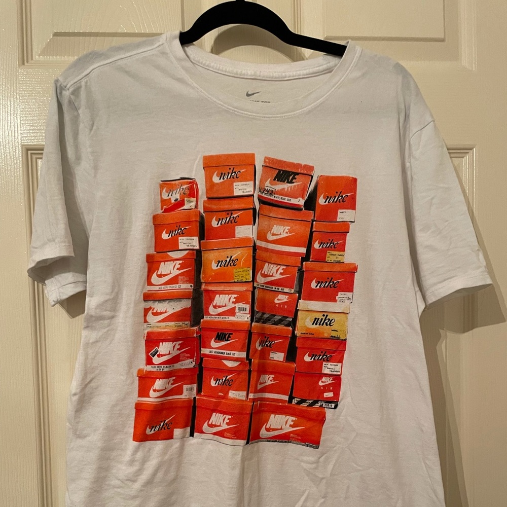 white nike shoes shirt